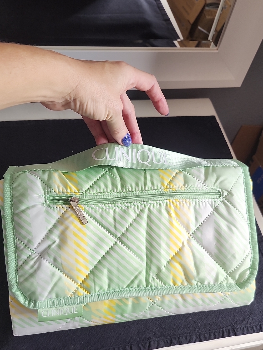 New Clinique Quilted Travel Picnic Blanket in Mint Green And Yellow With Handle